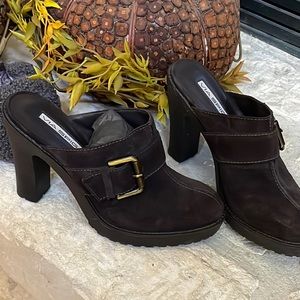 New Never worn Via Spiga Brown Suede Leather Shoes . Sz 8